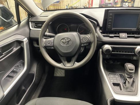 Certified 2021 Toyota RAV4 LE AWD/4WD image 16