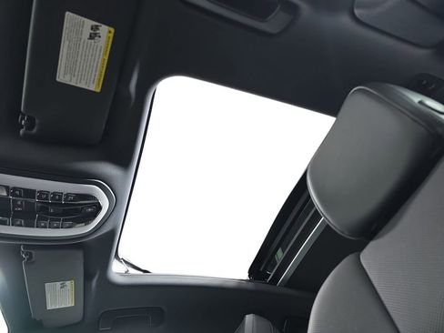 New 2026 Porsche Macan image 28