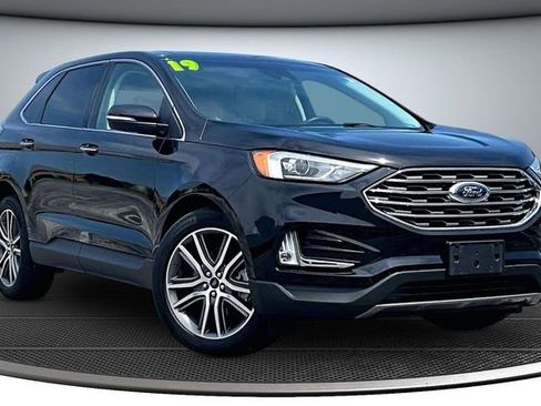 Used 2019 Ford Edge Titanium AWD/4WD image 3