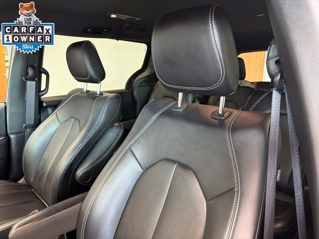 Used 2025 Chrysler Pacifica Select FWD image 5