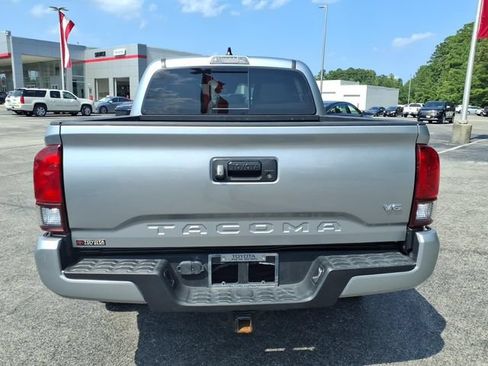 Used 2023 Toyota Tacoma SR5 w/ Technology Package RWD image 2
