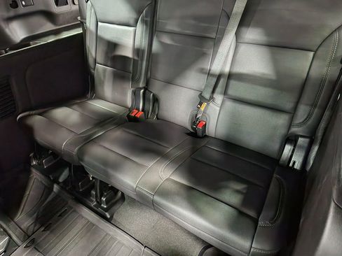 Used 2023 Chevrolet Suburban Z71 w/ Luxury Package AWD/4WD image 51