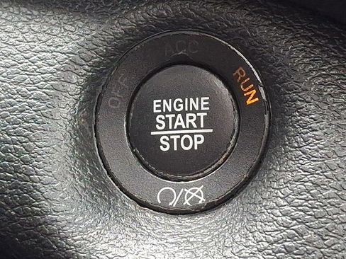 Used 2022 Jeep Cherokee Latitude Lux w/ Sun & Sound Group image 24