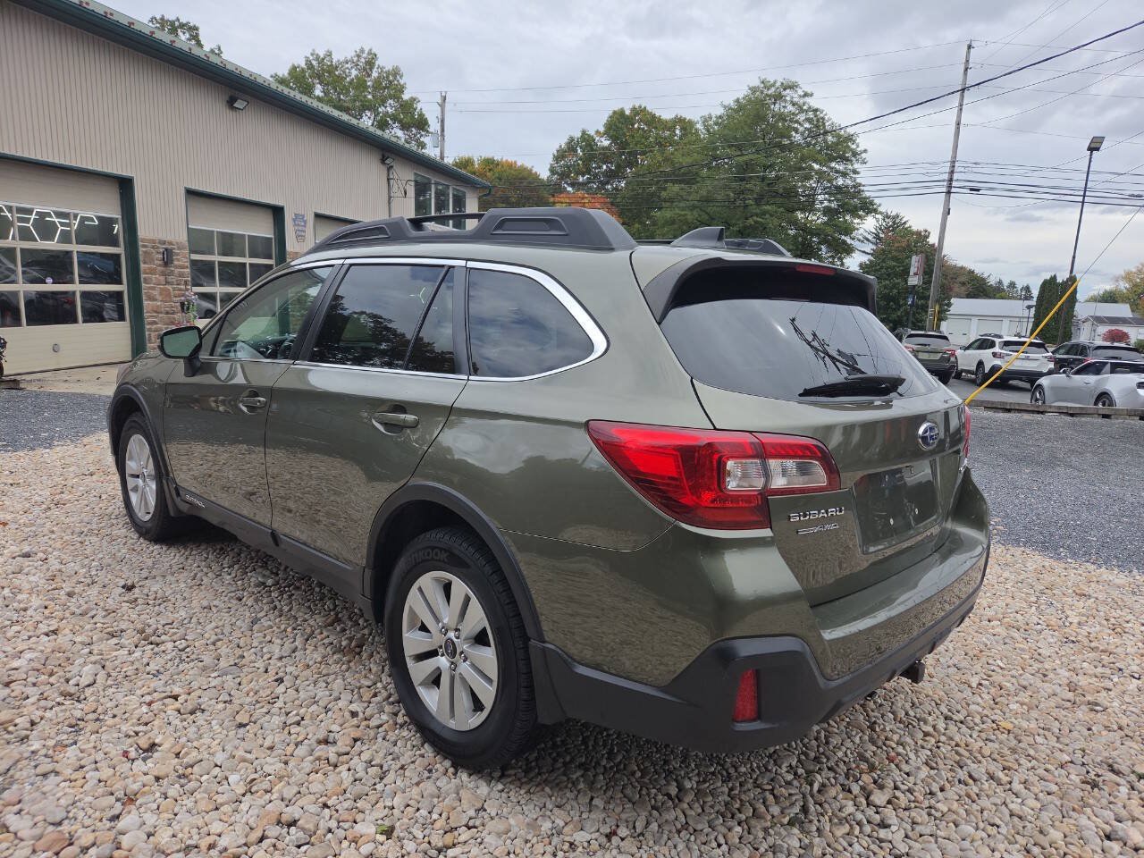 Used 2018 Subaru Outback 2.5i Premium AWD/4WD image 4