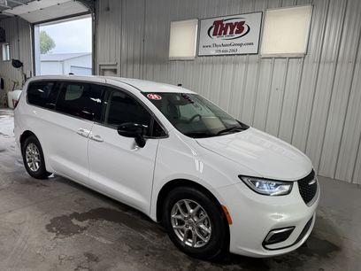 Used 2024 Chrysler Pacifica Touring-L