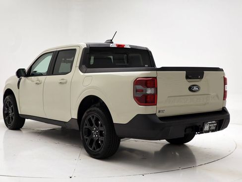 New 2025 Ford Maverick Lariat w/ Black Appearance Package image 8