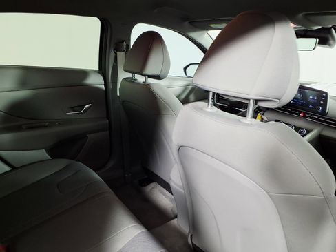 Certified 2023 Hyundai Elantra SE w/ Preferred Accessory Package FWD image 11