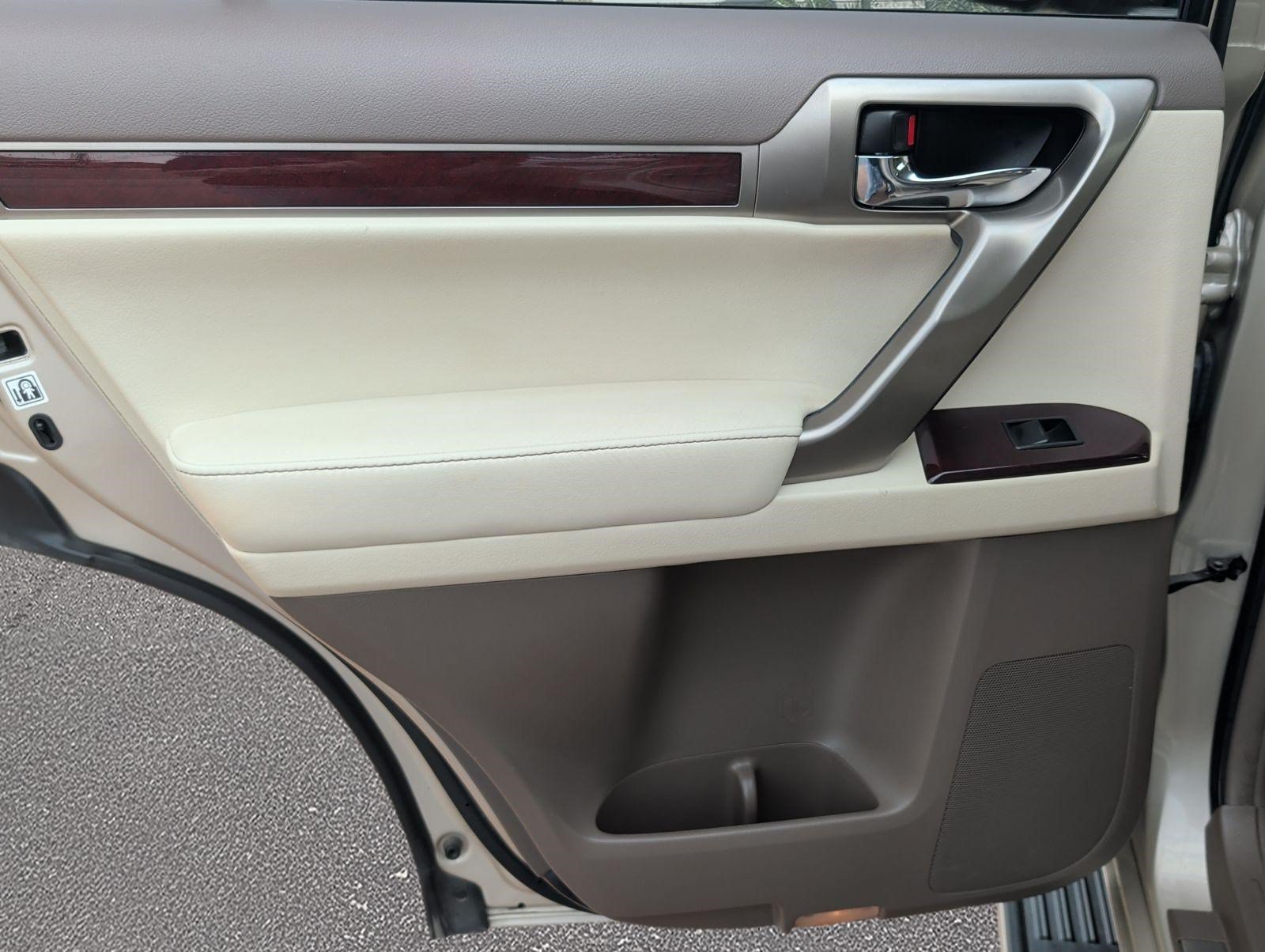 Used 2014 Lexus GX 460 w/ Premium Package AWD/4WD image 24