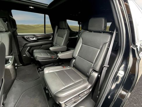 Used 2024 Chevrolet Tahoe Z71 w/ Luxury Package AWD/4WD image 14