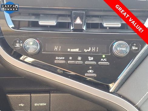 Used 2022 Toyota Camry SE image 19