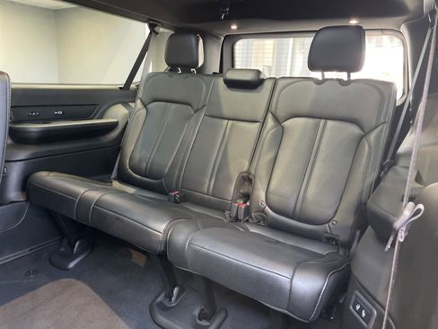 Used 2025 Jeep Wagoneer L Series II w/ Convenience Group I AWD/4WD image 37