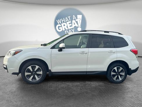 Used 2017 Subaru Forester 2.5i Premium AWD/4WD image 7
