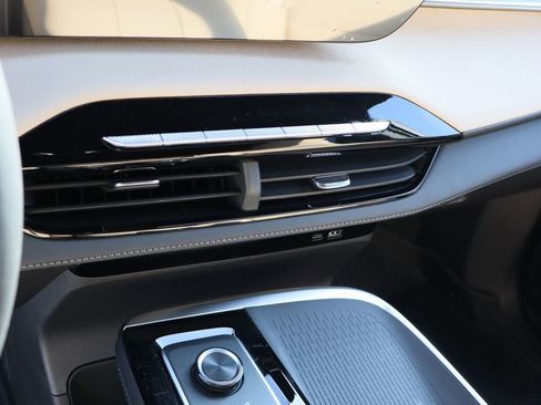 New 2026 Buick Enclave Preferred w/ LPO, Floor Liner Package image 9