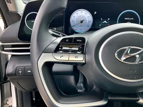 Certified 2023 Hyundai Elantra Limited FWD image 24