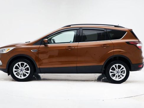 Used 2017 Ford Escape SE w/ Equipment Group 201A image 6