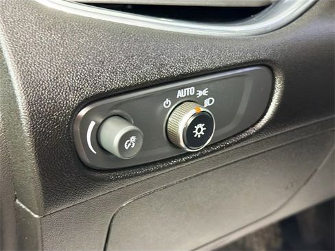 Used 2019 Chevrolet Malibu LT image 14