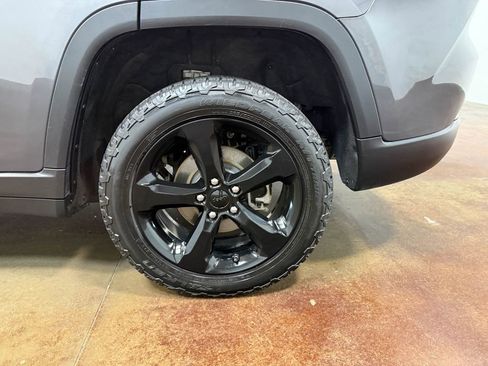 Used 2022 Jeep Grand Cherokee Altitude AWD/4WD image 85