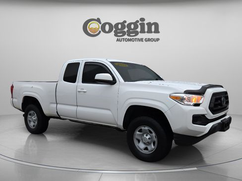 Used 2023 Toyota Tacoma SR image 8
