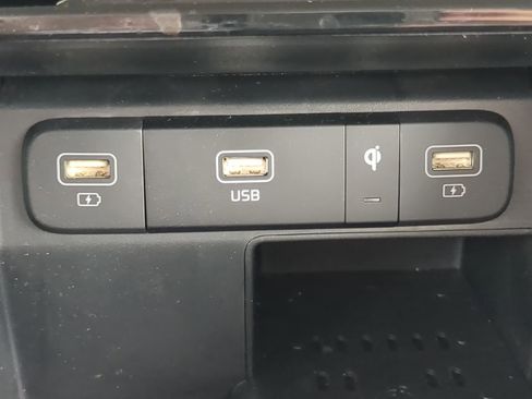 Certified 2024 Kia Sorento SX Prestige w/ Panoramic Sunroof Package image 18