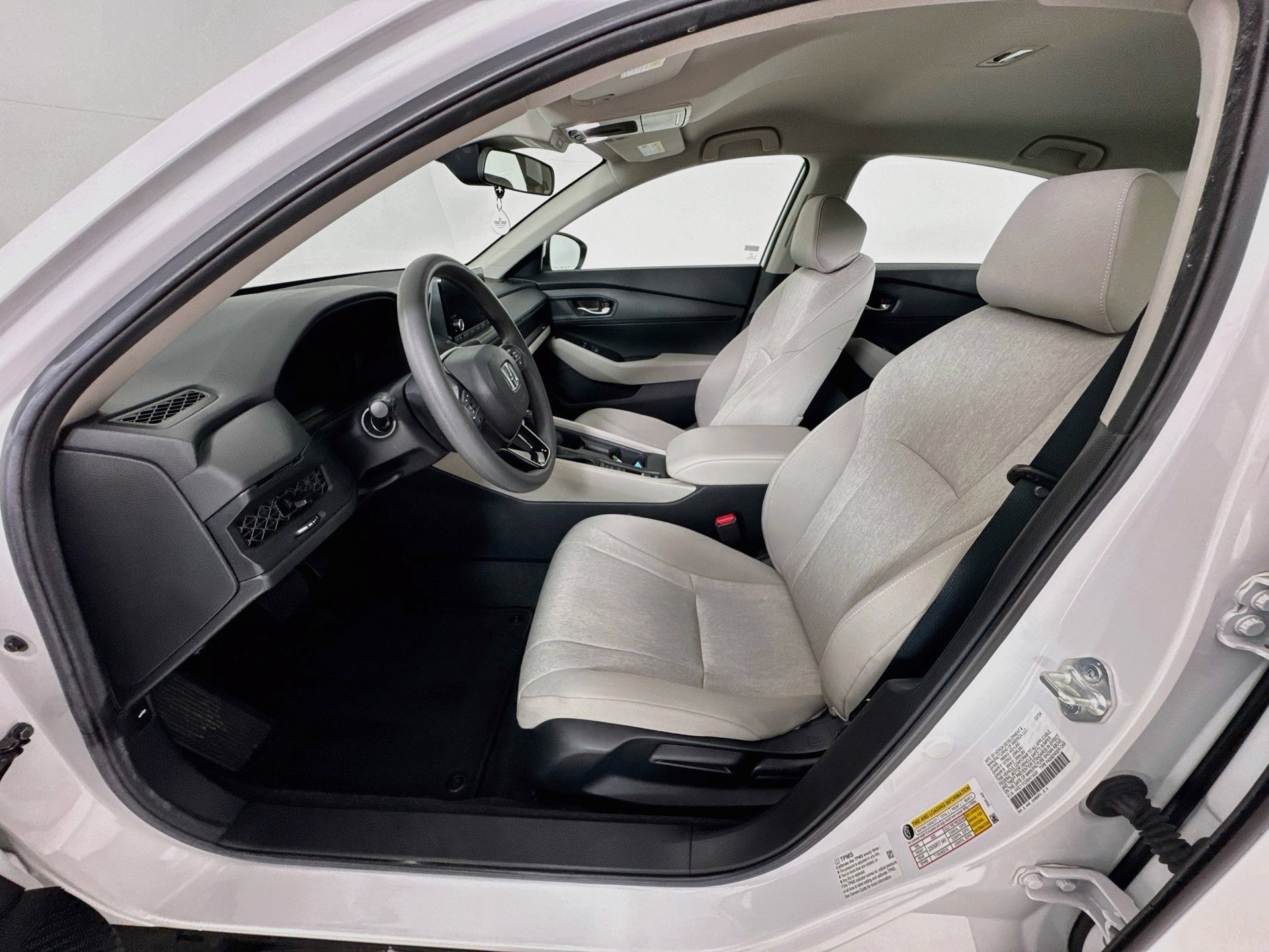 Used 2025 Honda Accord LX image 19