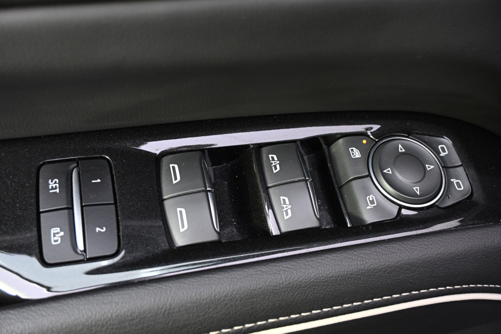 Used 2023 Cadillac Escalade Premium Luxury AWD/4WD image 24