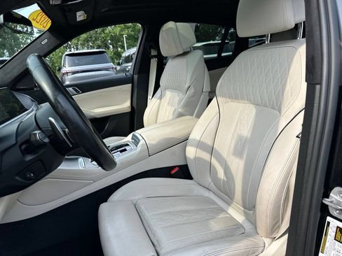 Used 2022 BMW X6 M50i w/ Executive Package AWD/4WD image 45