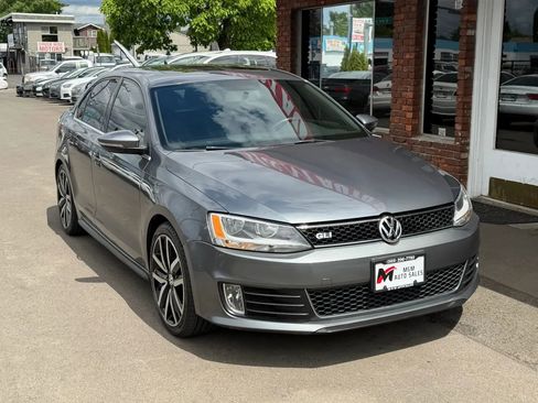 Used 2012 Volkswagen Jetta GLI FWD image 1
