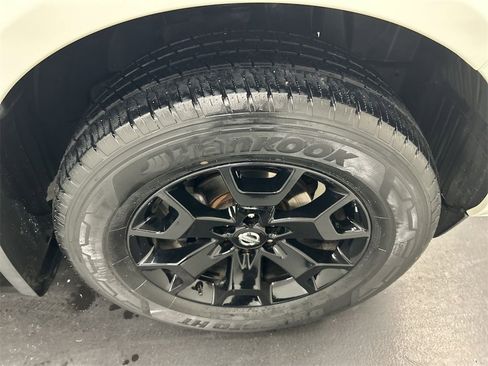 Used 2020 Nissan Frontier SV w/ Midnight Edition Floor Mats image 8