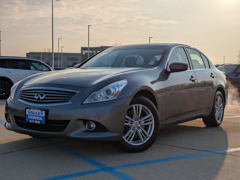 Used 2012 INFINITI G37 X AWD w/ Premium Pkg image 2