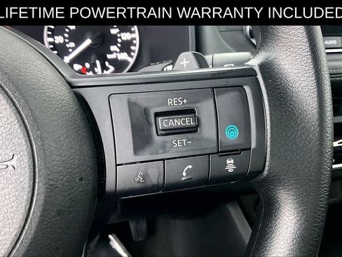 Used 2024 Nissan Rogue SV FWD image 27