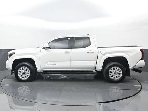 Used 2025 Toyota Tacoma SR5 RWD image 20