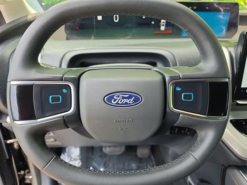 Used 2025 Ford Expedition Max Active AWD/4WD image 12