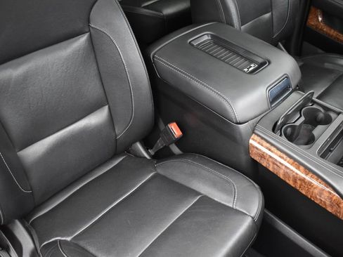 Used 2020 Chevrolet Suburban Premier w/ RST 6.2L Performance Edition image 34