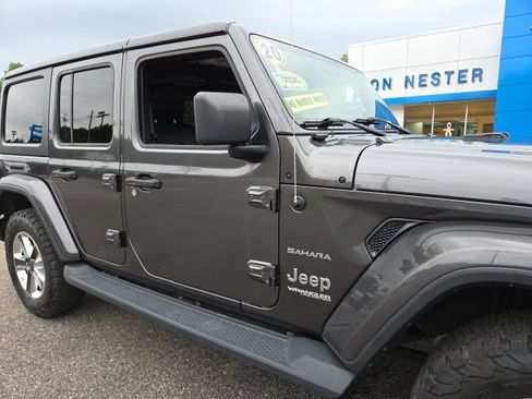 Used 2020 Jeep Wrangler Unlimited Sahara w/ Dual Top Group AWD/4WD image 11
