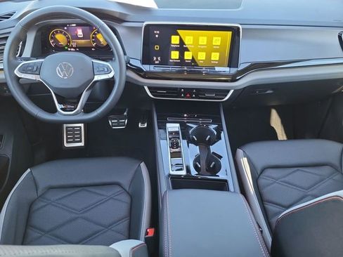 New 2026 Volkswagen Atlas Peak Edition AWD/4WD image 14