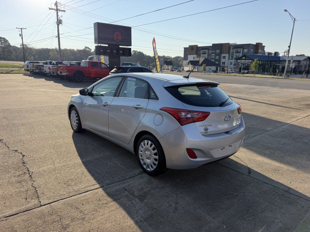 Used 2017 Hyundai Elantra GT FWD image 6