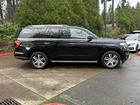 Used 2023 Ford Expedition Limited image 18