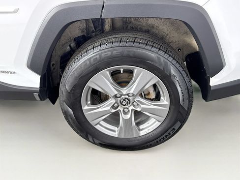 Used 2024 Toyota RAV4 LE AWD/4WD image 17
