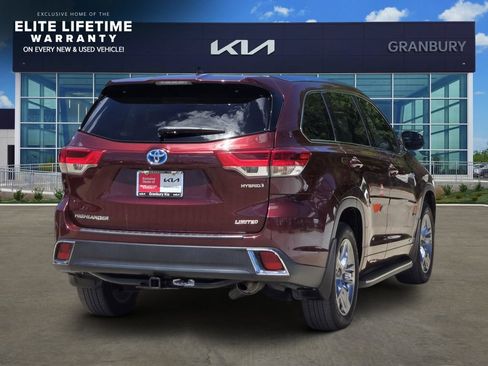 Used 2017 Toyota Highlander Limited AWD/4WD image 4