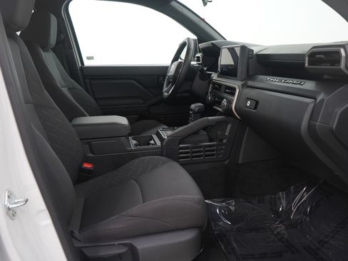 Used 2025 Toyota Tacoma SR image 12