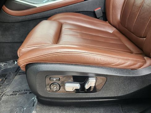 Used 2020 BMW X7 xDrive40i w/ Premium Package AWD/4WD image 13