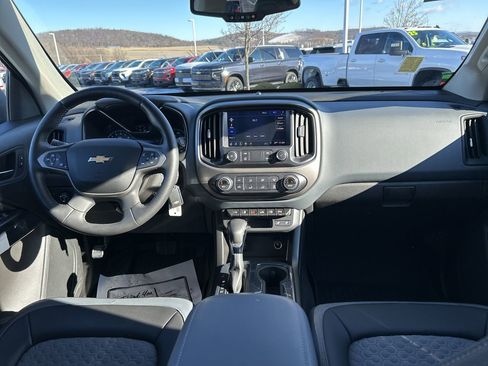 Used 2022 Chevrolet Colorado Z71 w/ Z71 Midnight Edition image 18