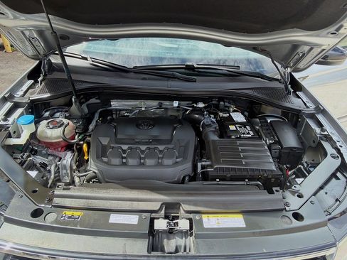 Used 2022 Volkswagen Tiguan SE R-Line FWD image 38