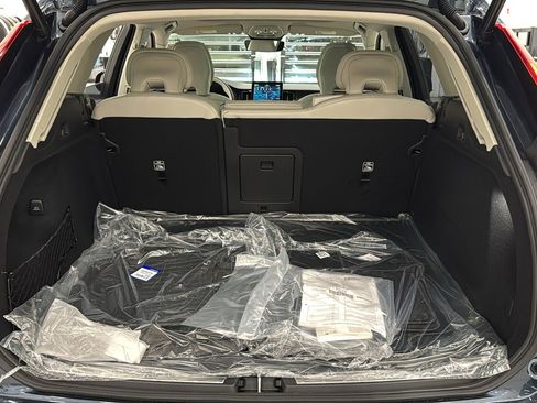 New 2026 Volvo XC60 B5 Ultra w/ Protection Package Premier AWD/4WD image 29
