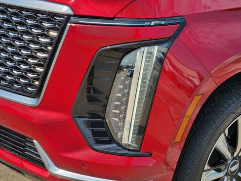 Certified 2025 Cadillac Escalade Premium Luxury w/ Touring Package AWD/4WD image 30