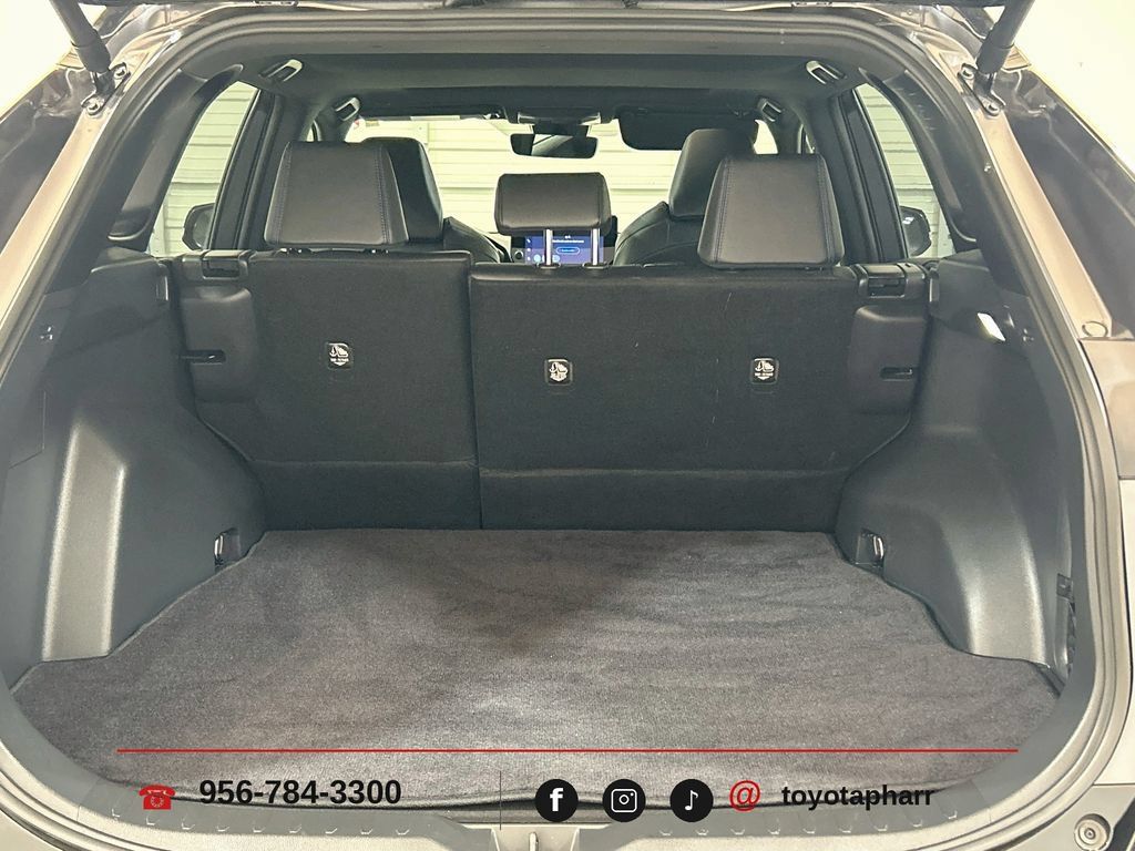 Used 2025 Toyota RAV4 XSE AWD/4WD image 25