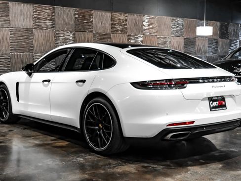 Used 2018 Porsche Panamera 4 w/ Premium Package Plus AWD/4WD image 10