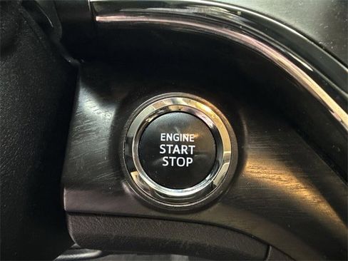 Used 2018 Toyota Avalon Limited image 23