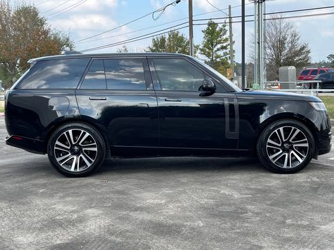 Used 2023 Land Rover Range Rover SE image 8