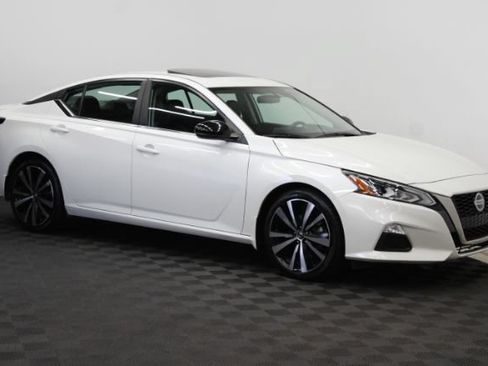 Used 2019 Nissan Altima 2.5 SR w/ SR Premium Package FWD image 1